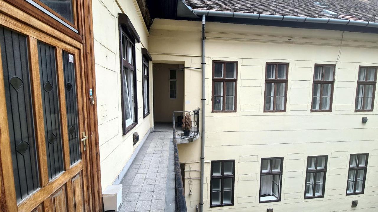 Downtown Akacfa Apartamento Budapeste Exterior foto