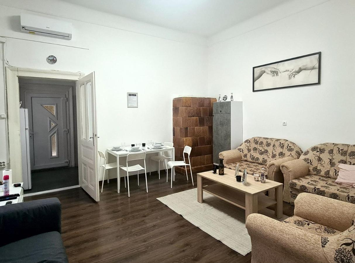 Downtown Akacfa Apartamento Budapeste Exterior foto